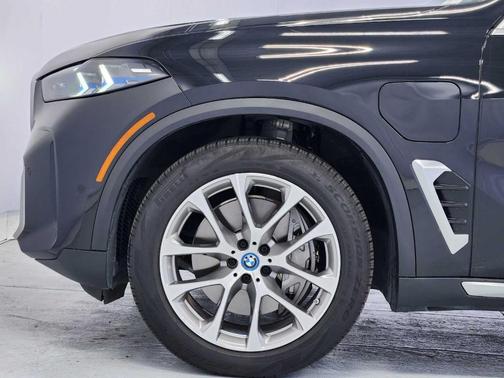 Black Sapphire Metallic 2025 BMW X5 PHEV xDrive50e