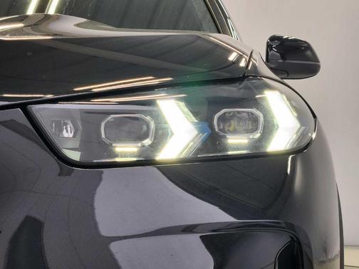 Black Sapphire Metallic 2025 BMW X5 PHEV xDrive50e