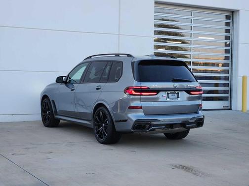 2026 BMW X7 M60i