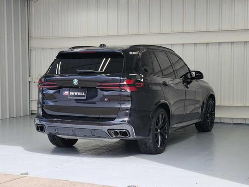 Black Sapphire Metallic 2025 BMW X5 M60i
