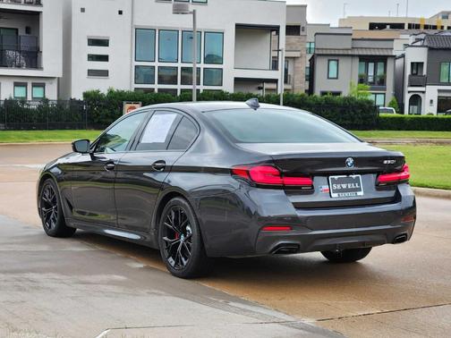 2022 BMW 530 i