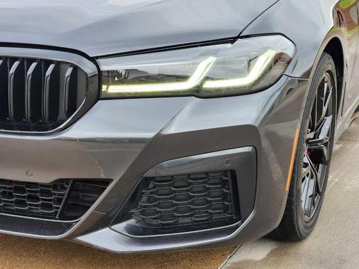2022 BMW 530 i