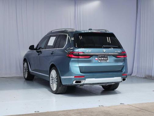 2025 BMW X7 xDrive40i