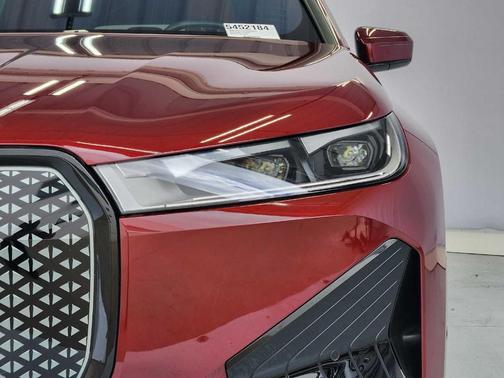 Aventurin Red Metallic 2023 BMW iX xDrive50