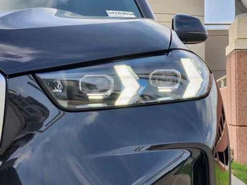 Black Sapphire Metallic 2024 BMW X5 xDrive40i