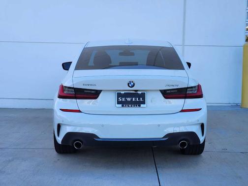 2022 BMW 330 i