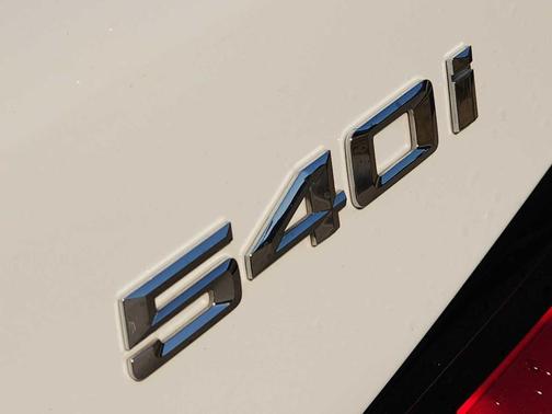 2023 BMW 540 i