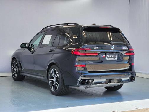 Black Sapphire Metallic 2025 BMW X7 M60i