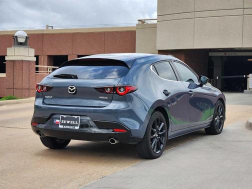 2022 Mazda Mazda3 Carbon Edition