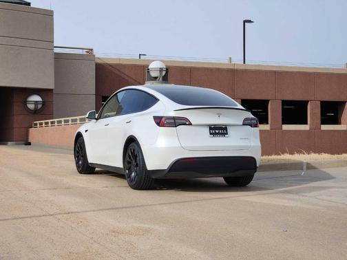 2023 Tesla Model Y Performance