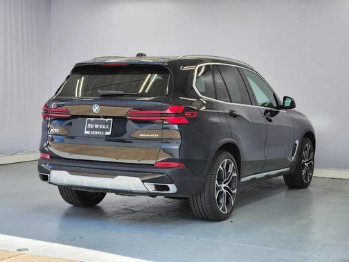 Black Sapphire Metallic 2026 BMW X5 sDrive40i