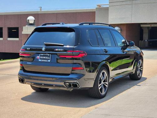 2024 BMW X7 M60i