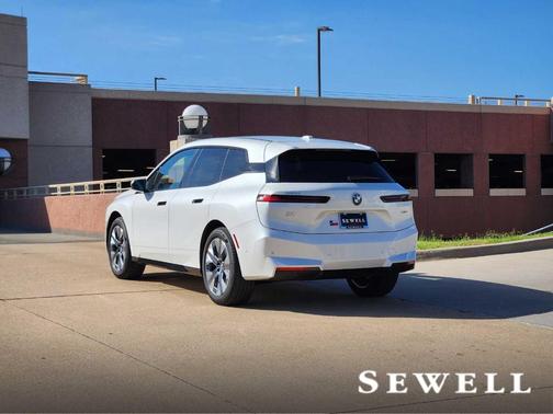 2026 BMW iX xDrive45