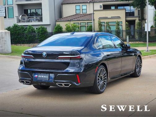 2025 BMW 760 760i xDrive
