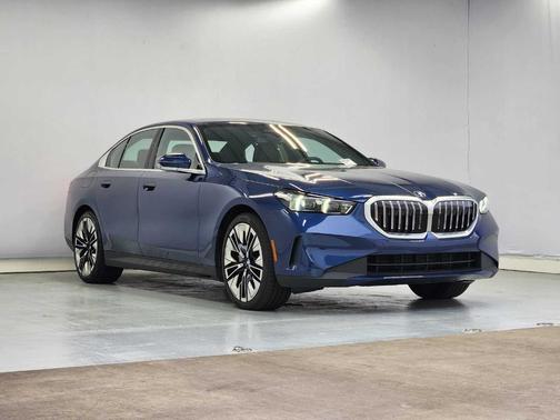 Phytonic Blue Metallic 2026 BMW 540 i xDrive