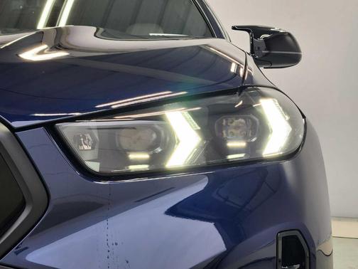 Tanzanite Blue II Metallic 2026 BMW X6 M60i