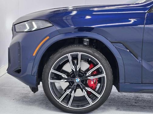 Tanzanite Blue II Metallic 2026 BMW X6 M60i