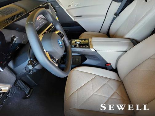 2025 BMW iX xDrive50