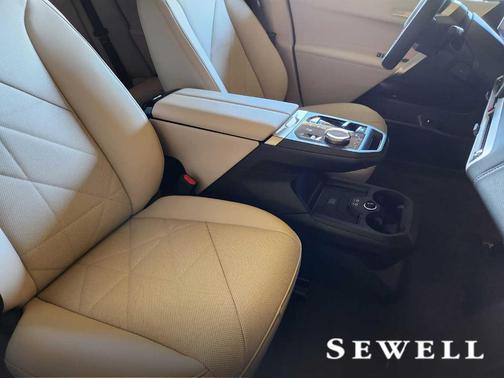 2025 BMW iX xDrive50