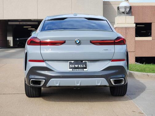 2025 BMW X6 xDrive40i