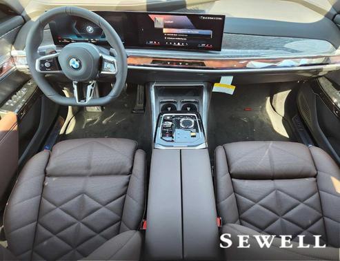 2025 BMW 740 i xDrive