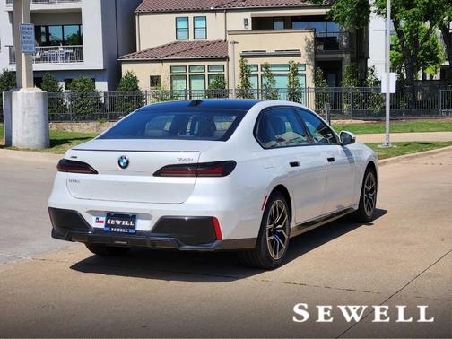 2025 BMW 740 i xDrive