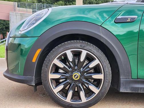 2024 MINI SE Hardtop Cooper