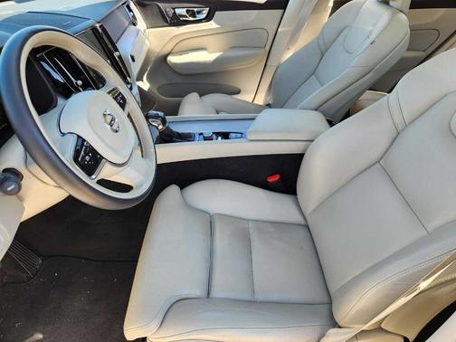 2019 Volvo XC60 T5 Inscription