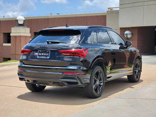 2022 Audi Q3 45 S line Premium