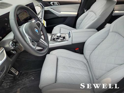 2025 BMW X5 M60i