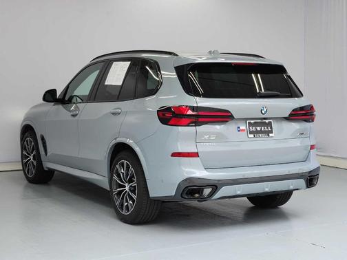 Gray Metallic 2026 BMW X5 xDrive40i