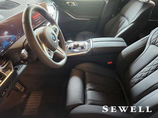 2025 BMW X7 M60i