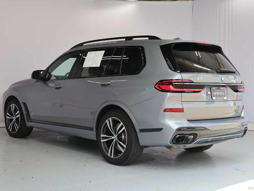 Gray Metallic 2025 BMW X7 M60i