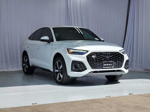 Glacier White Metallic 2023 Audi Q5 45 S line Prestige