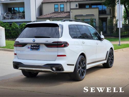 2025 BMW X7 xDrive40i