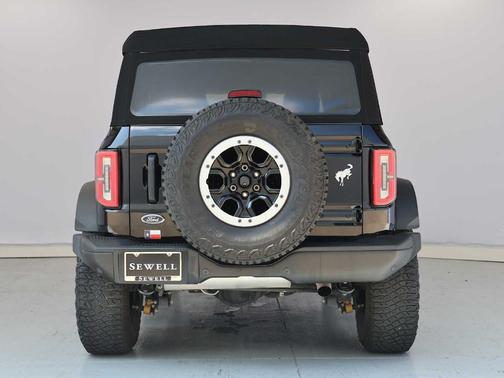 Shadow Black 2023 Ford Bronco Badlands