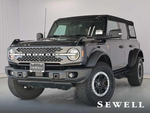Shadow Black 2023 Ford Bronco Badlands