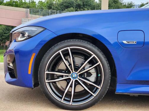 2022 BMW 330e 330e