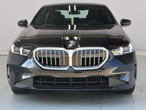 Black Sapphire Metallic 2026 BMW 530 i