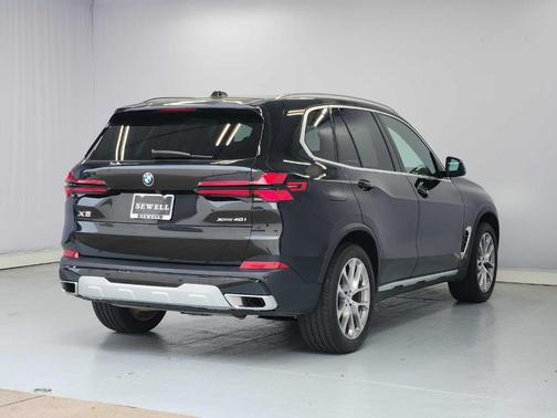 Black Sapphire Metallic 2026 BMW X5 xDrive40i