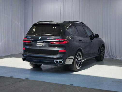 2025 BMW X7 M60i
