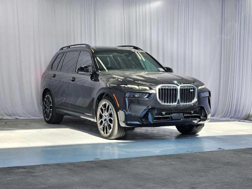 2025 BMW X7 M60i