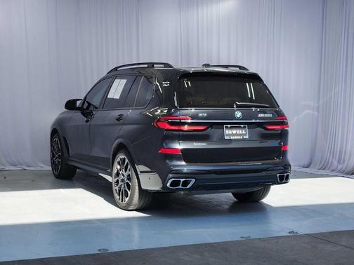2025 BMW X7 M60i