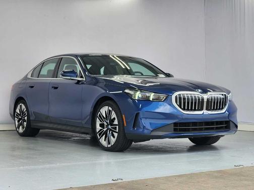 Phytonic Blue Metallic 2025 BMW 530 i