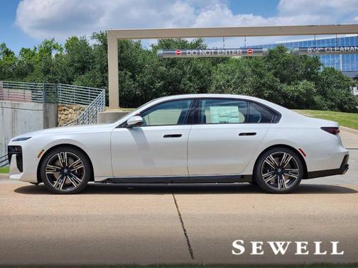 Mineral White Metallic 2026 BMW 760 760i xDrive