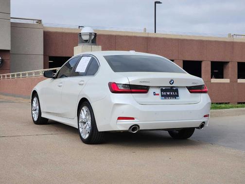 Mineral White Metallic 2025 BMW 330 i