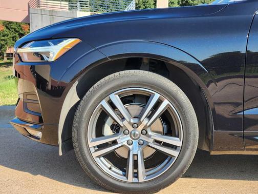 2021 Volvo XC60 T5 Momentum