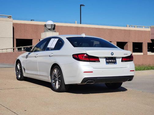 2022 BMW 530 i