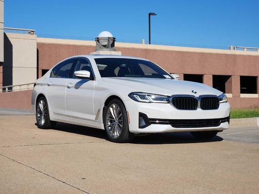 2022 BMW 530 i