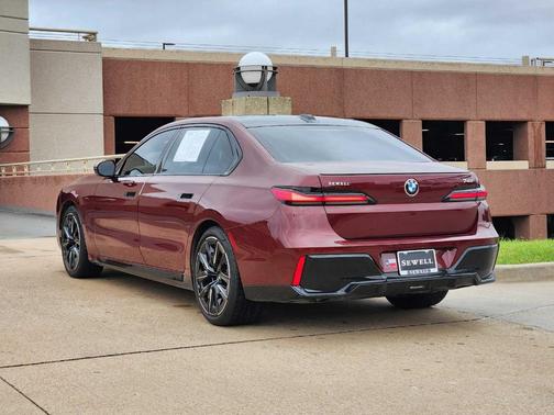 2023 BMW 740 i
